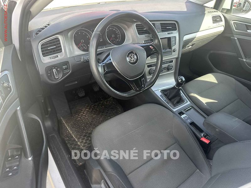 Volkswagen Golf (2014) 1.2 TSi, 1.maj,ČR - fotka 3 z 3