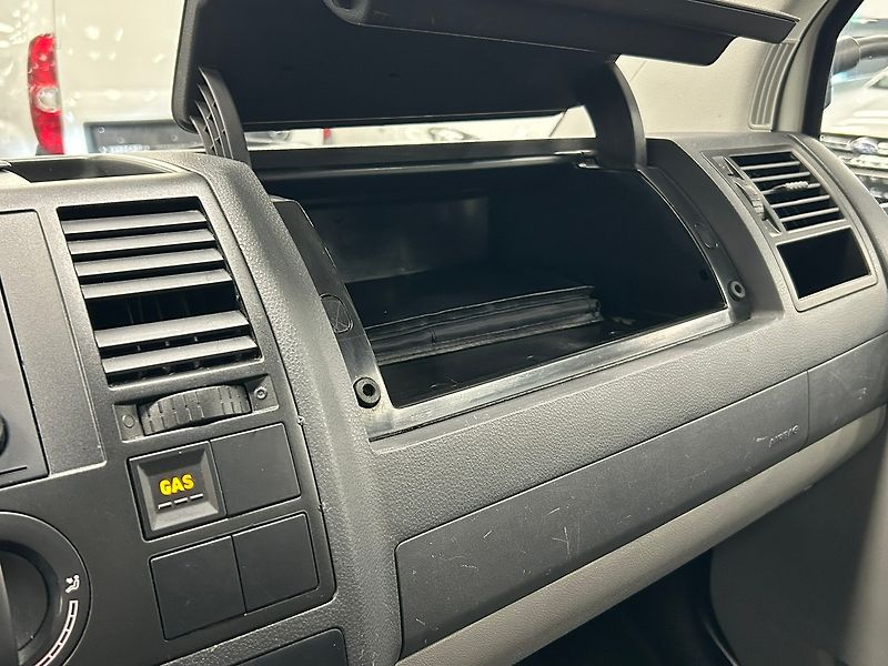 Volkswagen Transporter (2008) T5 Doka MAN 2008 - fotka 38 z 55