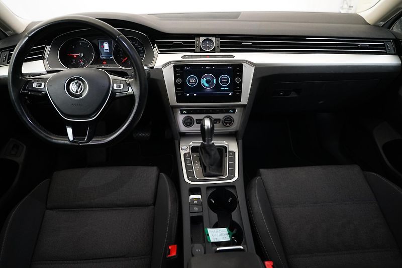 Volkswagen Passat - fotka 5 z 30