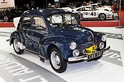 Renault 4CV vystavený na Retromobile v Paříži v roce 2013. Foto: Wikimedia Commons, Thesupermat, CC BY-SA 3.0