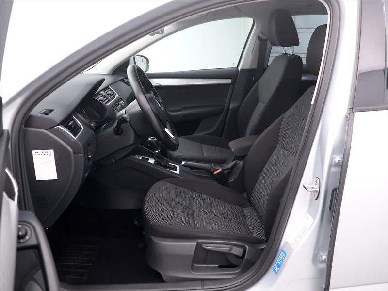Škoda Octavia 2,0 TDI 135kW 4x4 DSG - fotka 10 z 28