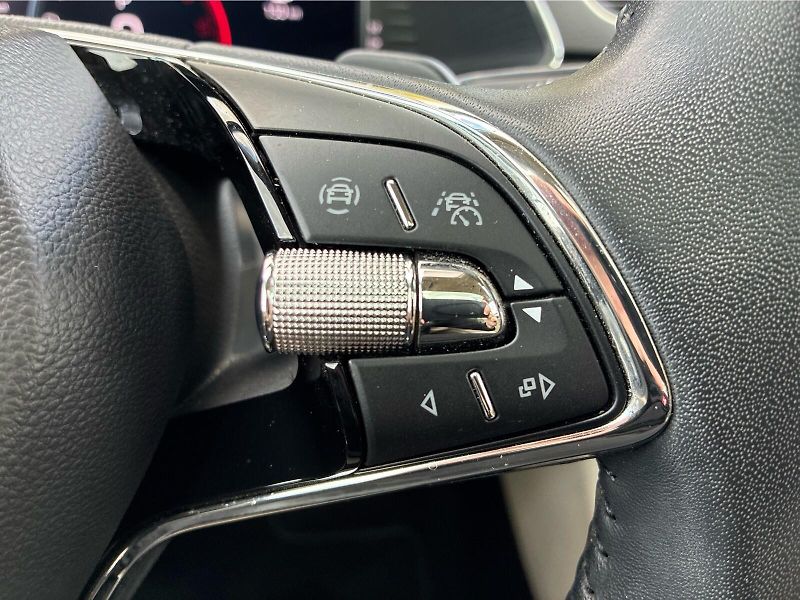 Škoda Superb L&K 2.0 TDI 147kW DSG 4x4 - fotka 23 z 28