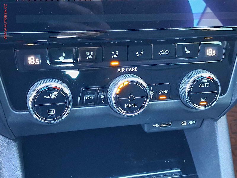 Škoda Octavia (2018) 1.4 TSi, Style, navi, +kola - fotka 14 z 19