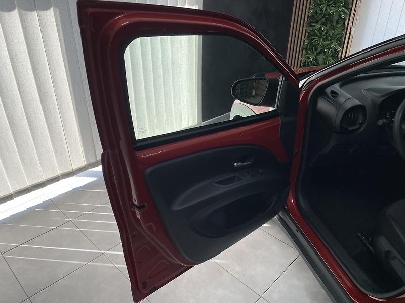 Toyota Aygo X AUTOMAT ČR REZERVACE  - fotka 18 z 27