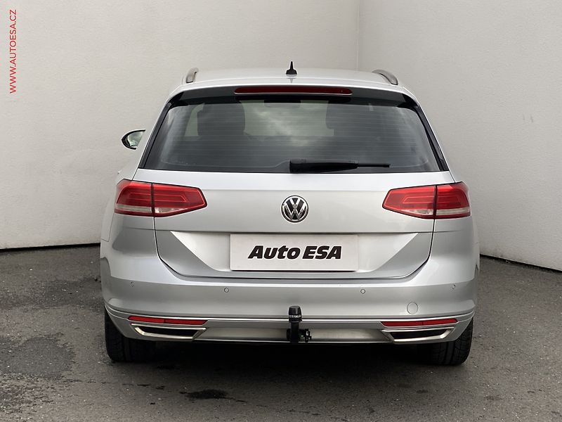 Volkswagen Passat (2015) 2.0 TDi, Comfortline, navi - fotka 5 z 18