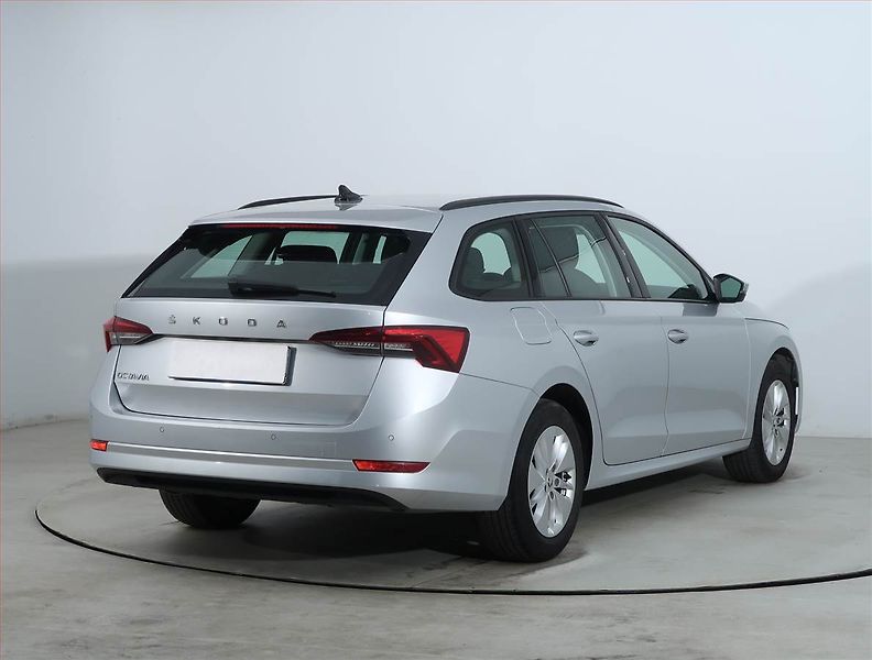 Škoda Octavia (2022) Ambition 2.0 TDI, ČR,1.maj - fotka 5 z 15