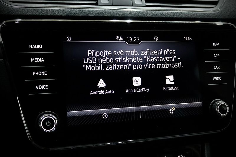 Škoda Superb 3 FL Combi 2.0 TDI 110 kW DSG - fotka 46 z 48