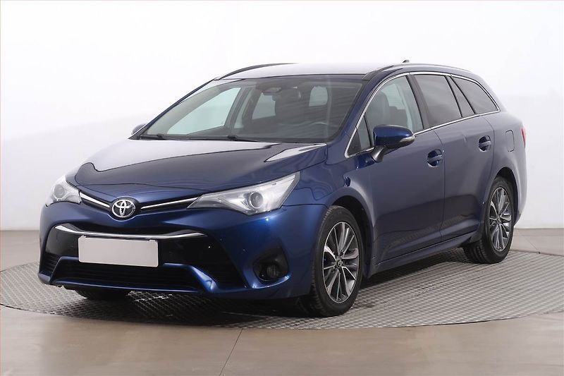Toyota Avensis (2016) 2.0 D-4D, Serv.kniha, Navi - fotka 2 z 18