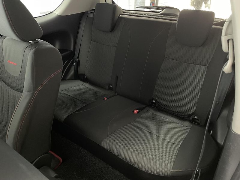 Suzuki Swift 1.6 i 100kW SPORT REZERVACE  - fotka 17 z 21
