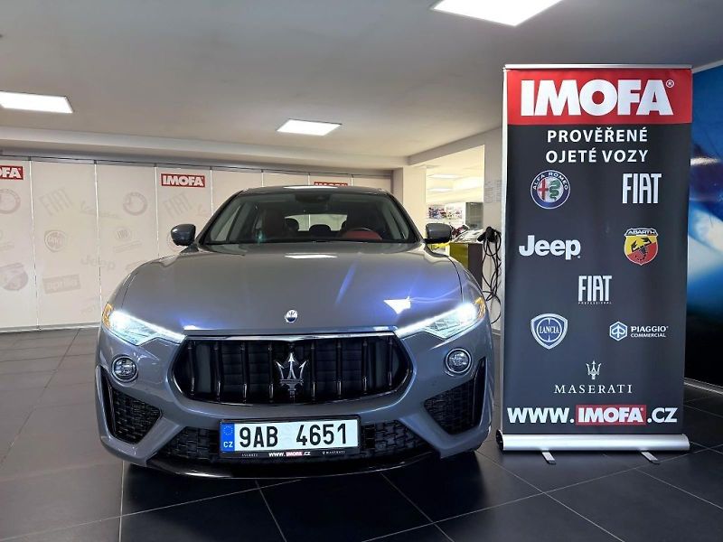 Maserati Levante (2022) 2.0 T Hybrid Q4 (4x4) 330k AT8 - fotka 2 z 27