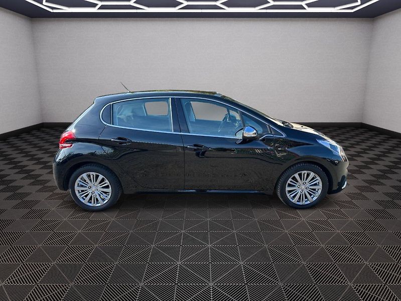 Peugeot 208 (2015) 1,2Turbo 81kw Style - fotka 8 z 25