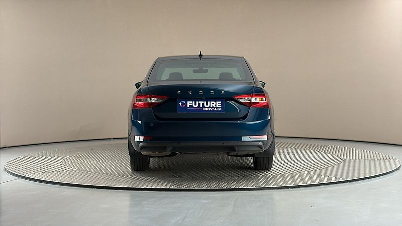 Škoda Superb 2.0 TDI DSG Style - fotka 5 z 28