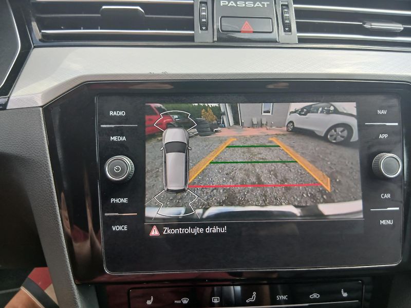 Volkswagen Passat GTE Plug-in hybrid, kůže - fotka 51 z 58