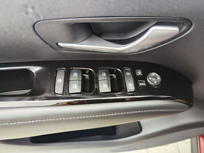 Hyundai Tucson 1.6 T-GDI/110kW Smart Navi 4x4 - fotka 33 z 41
