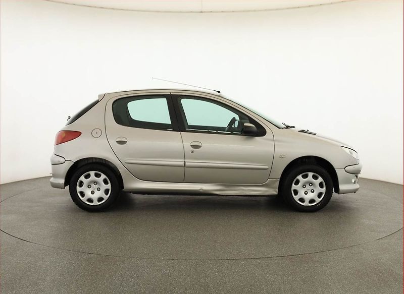 Peugeot 206 (2007) 1.4, po STK, Klima - fotka 6 z 12