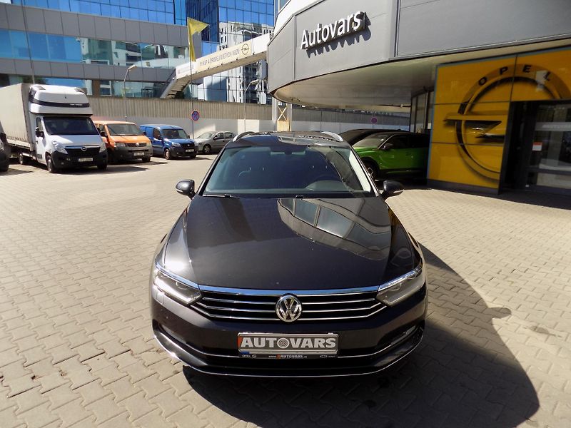 Volkswagen Passat (2018) 2.0 TDi  - fotka 2 z 13