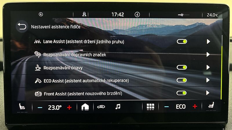 Škoda Enyaq 82 kWh AUT 80 Loft - fotka 25 z 29