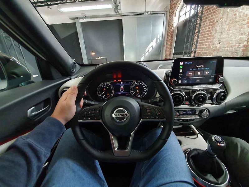Nissan Juke působí naživo jako dospělý zástupce kategorie malých SUV.