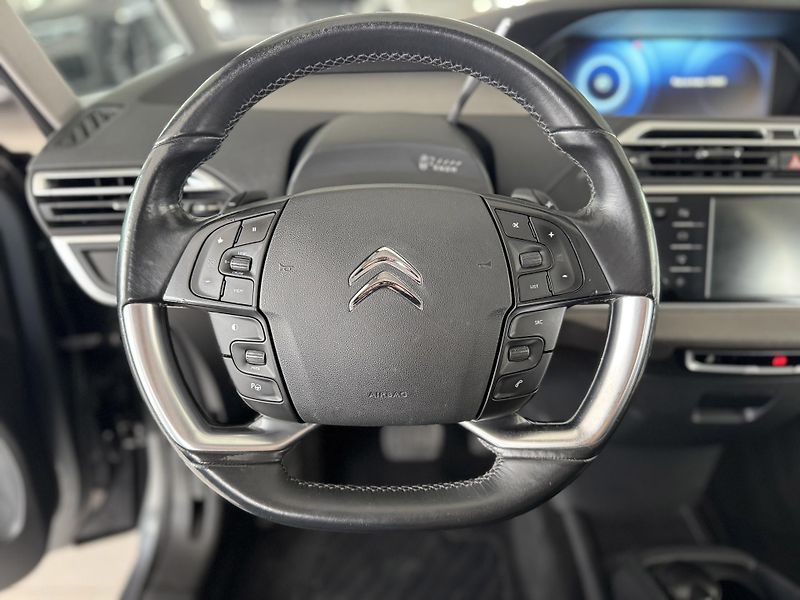 Citroën Grand C4 Picasso 2,0HDi AUT*Masáže*REZERVACE! - fotka 22 z 37