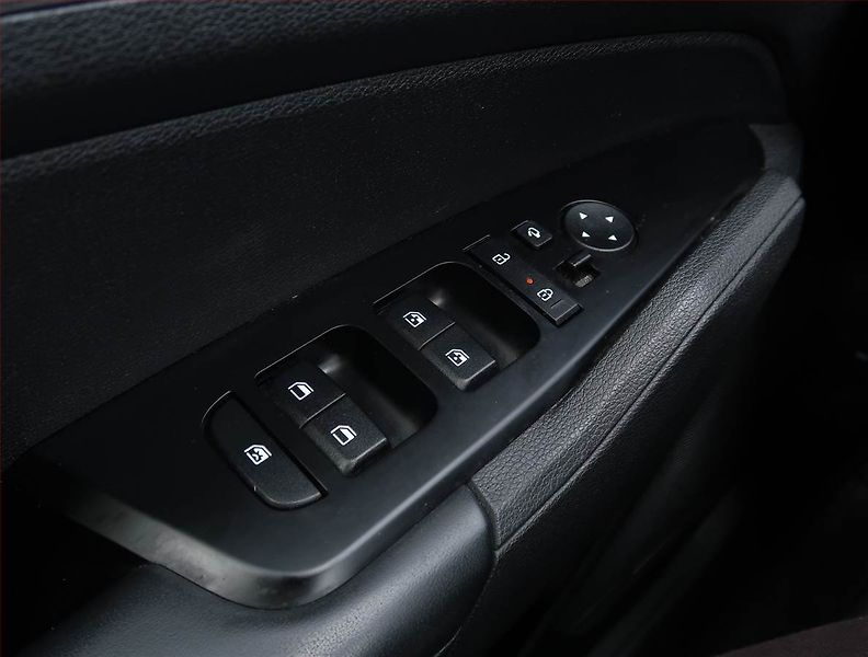 Kia Sportage (2022) Exclusive 1.6 T-GDI - fotka 18 z 19