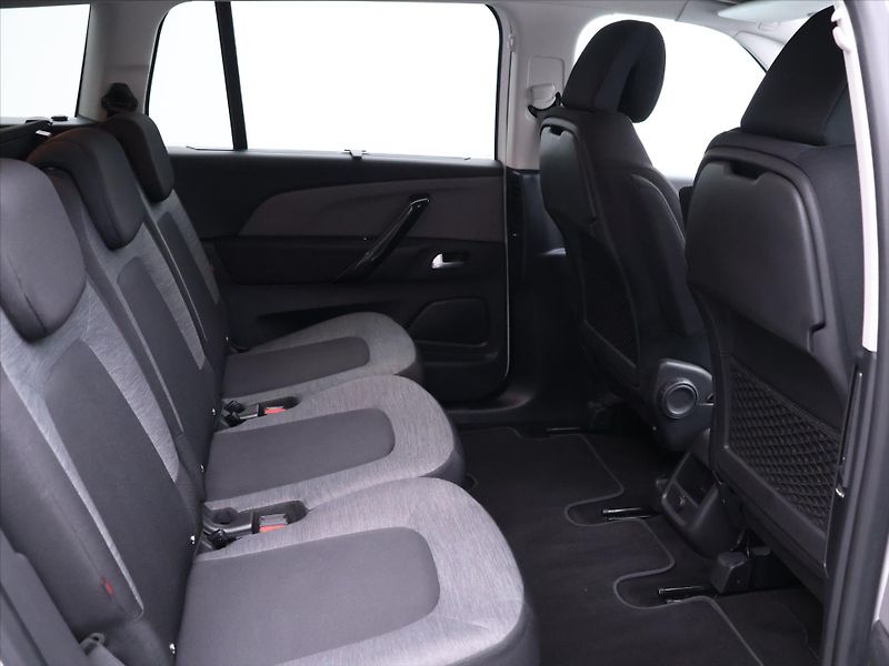 Citroën Grand C4 Picasso 1,2 PT 96kW Selection 1.Maj - fotka 13 z 28
