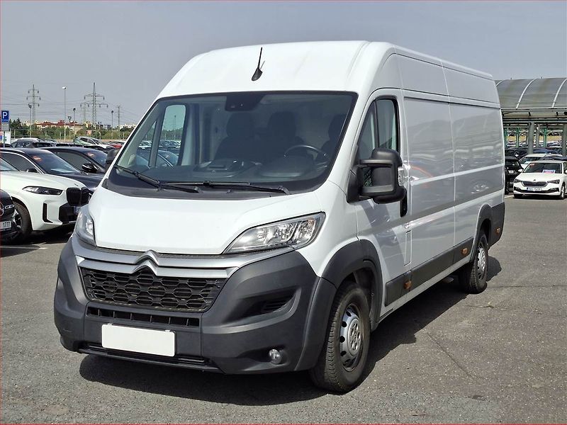 Citroën Jumper (2023) 2.2 BlueHDi, Maxi, 14m3, 1.0t - fotka 2 z 13