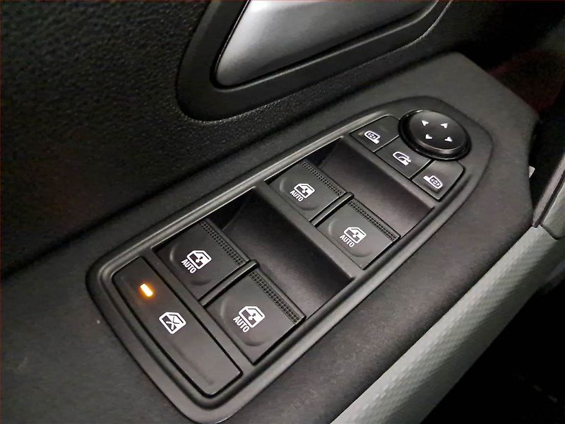 Dacia Duster (2024) 1.2 TCe - fotka 18 z 19