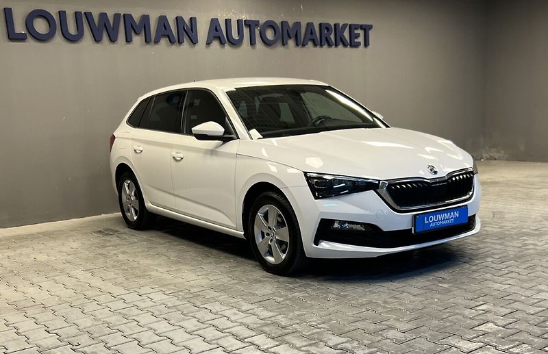Škoda Scala 1.5 TSI DSG Style - fotka 15 z 18