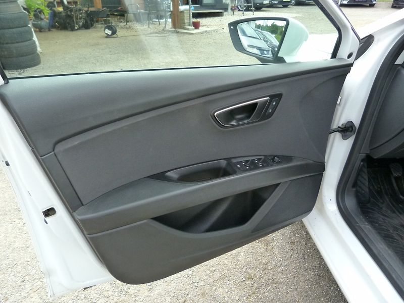 Seat Leon 1.2 tsi 77 Kw řemen - fotka 17 z 19