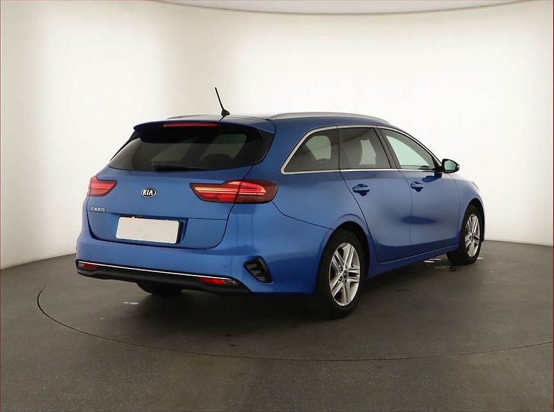 Kia Ceed (2019) 1.6 CRDi, Tempomat - fotka 5 z 13