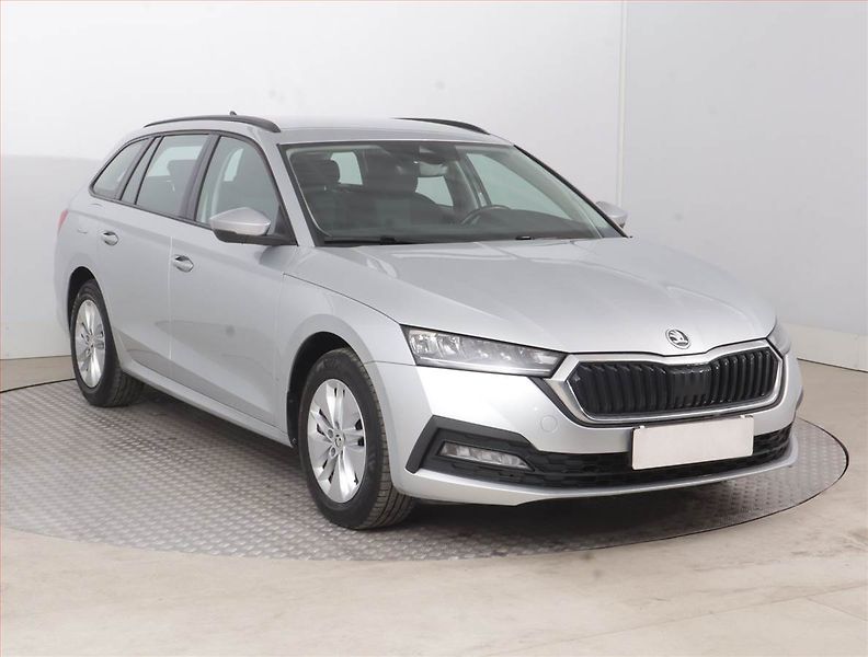 Škoda Octavia (2023) Ambition 2.0 TDI, ČR,1.maj - fotografie inzerátu