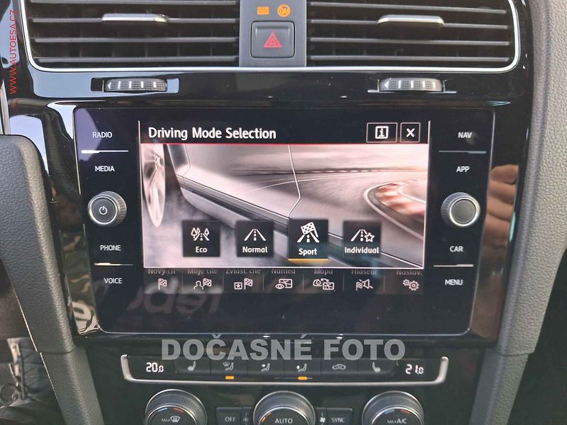 Volkswagen Golf (2019) 2.0 TSi, GTi, DSG, LED - fotka 19 z 20