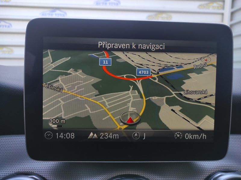 Mercedes-Benz GLA 200d 4MATIC,AT,ČR - fotka 18 z 42