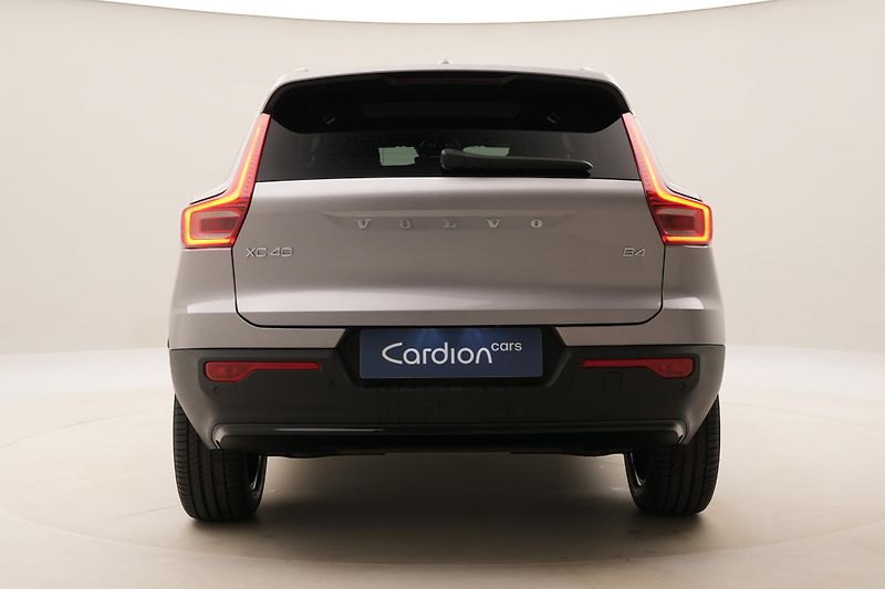 Volvo XC40 (2026) B4 AUT DARK PLUS - fotka 11 z 54