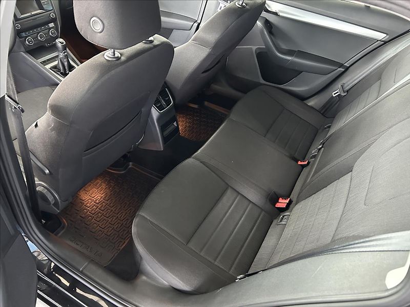 Škoda Octavia 2,0   TDI 110kW,ELEGANCE,ČR - fotka 24 z 27