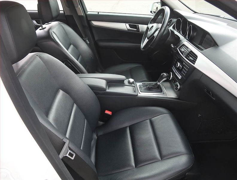 Mercedes-Benz Třídy C (2014) C 180 CDI, Automat, Serv.kniha - fotka 9 z 19