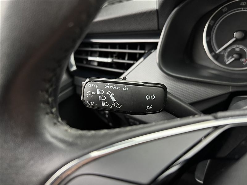Škoda Kamiq 1,0 DSG AC LED VÝHŘEV SENZORY - fotka 11 z 36