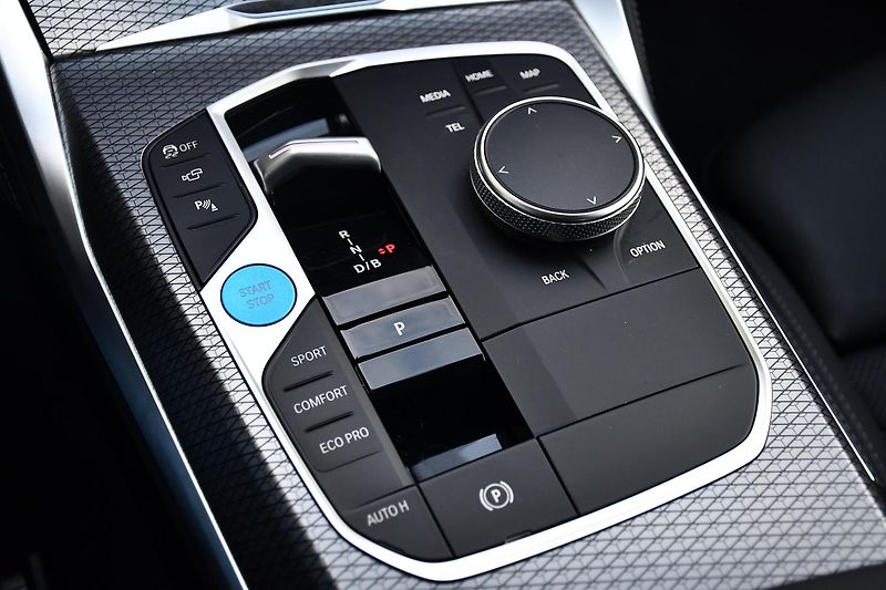 BMW i4 eDrive40 M-SPORT HUD 1.M TAŽNÉ - fotka 25 z 44