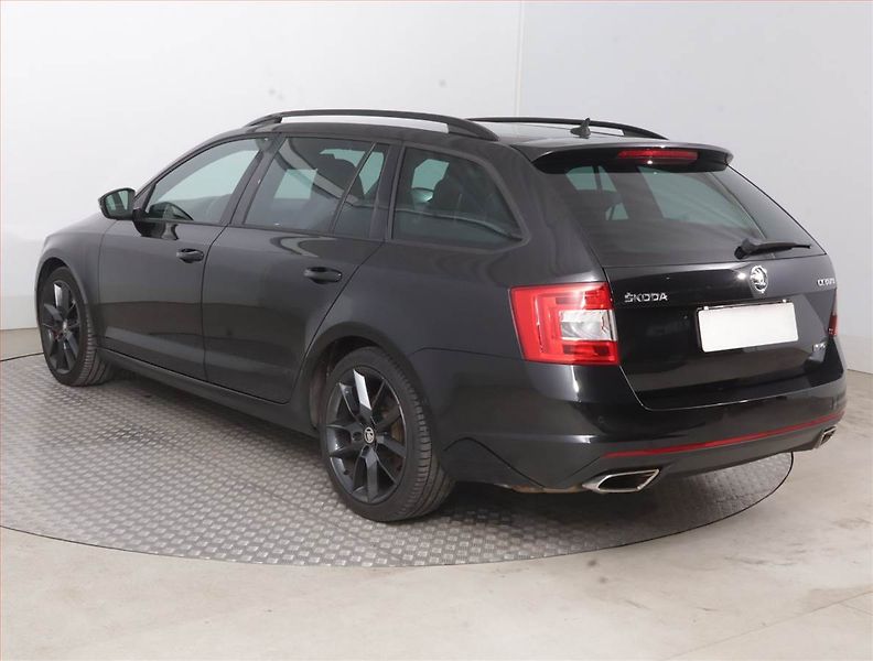 Škoda Octavia (2015) RS 2.0 TSI, Automat - fotka 4 z 17