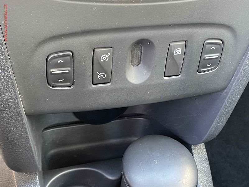 Dacia Sandero (2016) 0.9 TCe, Stepway, park. čidla - fotka 14 z 19