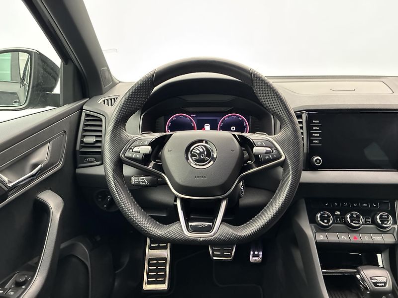 Škoda Karoq 2,0 TSI 140kW DSG 4x4 Sportlin - fotka 14 z 27