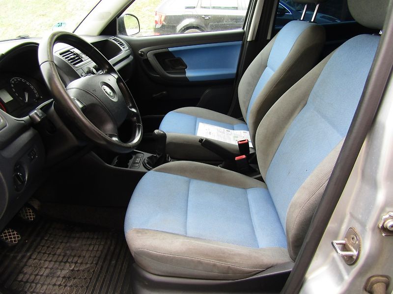 Škoda Fabia (2008) 1.4 TDI  59kW - fotka 19 z 32