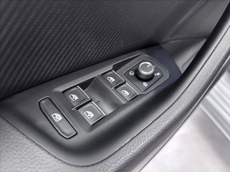 Volkswagen Arteon Shooting Brake R 2.0 TSI - fotka 12 z 22