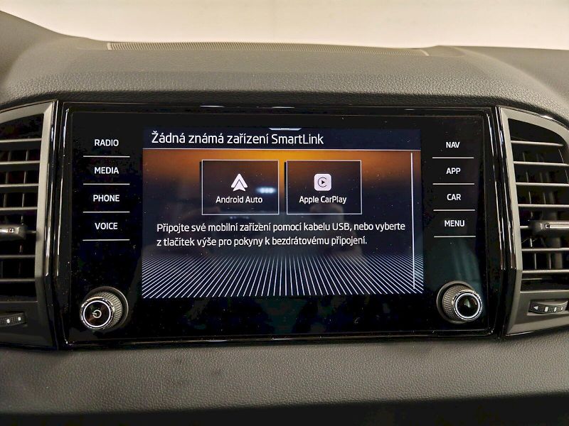 Škoda Karoq (2025) 1.5 TSI 110 kW DSG Sportline - fotka 14 z 32