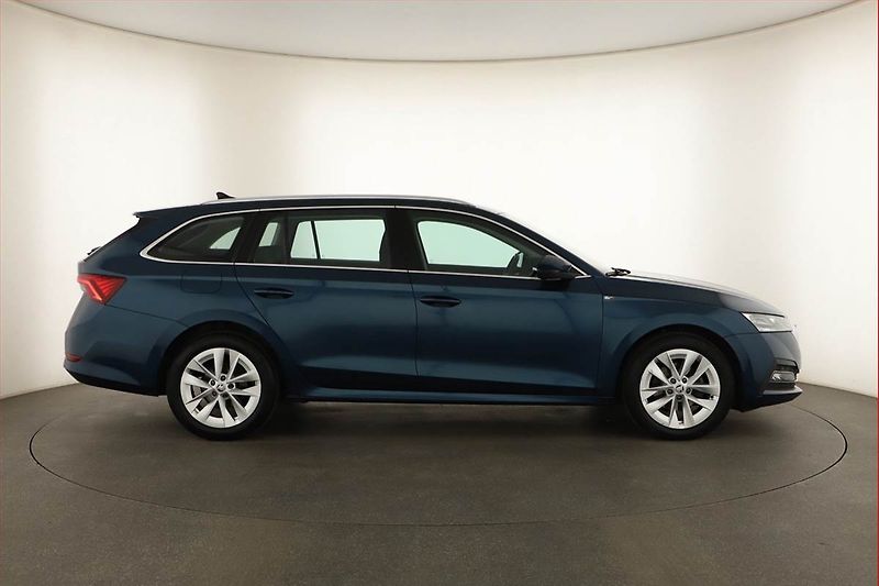 Škoda Octavia (2022) 2.0 TDI, ČR,1.maj, Serv.kniha - fotka 6 z 20