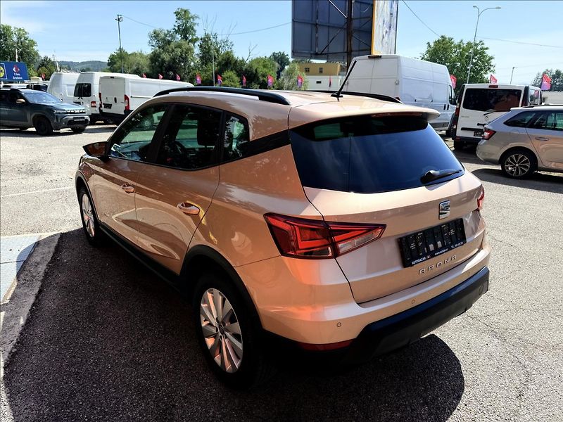 Seat Arona 1,0 TSi STYLE - fotka 7 z 32