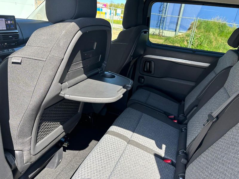 Toyota ProAce Verso 2,0 D-4D 8AT L2 Family Webasto - fotka 23 z 27