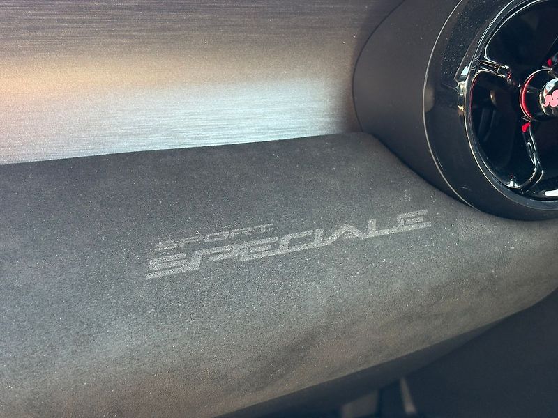 Alfa Romeo Junior Ibrida Sport Speciale 1.2 Turb - fotka 19 z 19