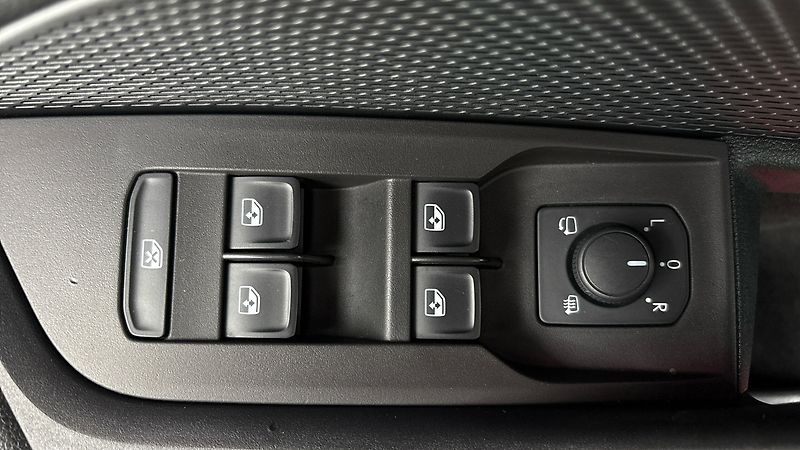 Škoda Octavia 2.0 TDI DSG Style Combi - fotka 21 z 25