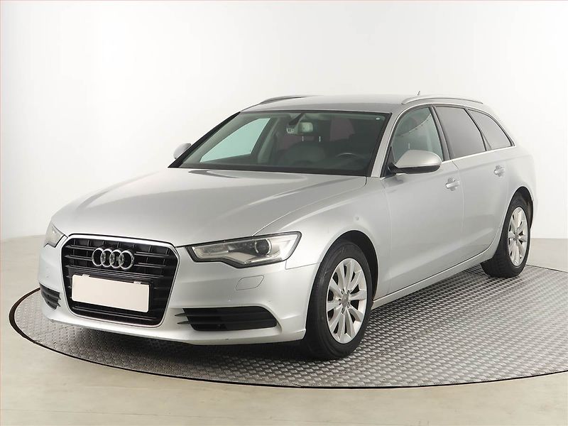 Audi A6 (2012) 3.0 TDI, Xenony, Park. senzory - fotka 2 z 18